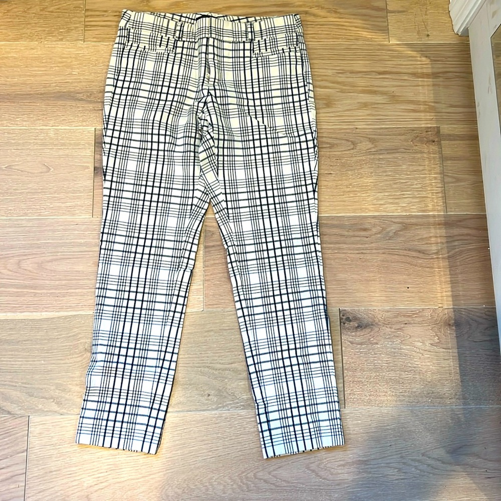 Mint Condition!! Blue and white plaid pants from Banana Republic! Size 2!!